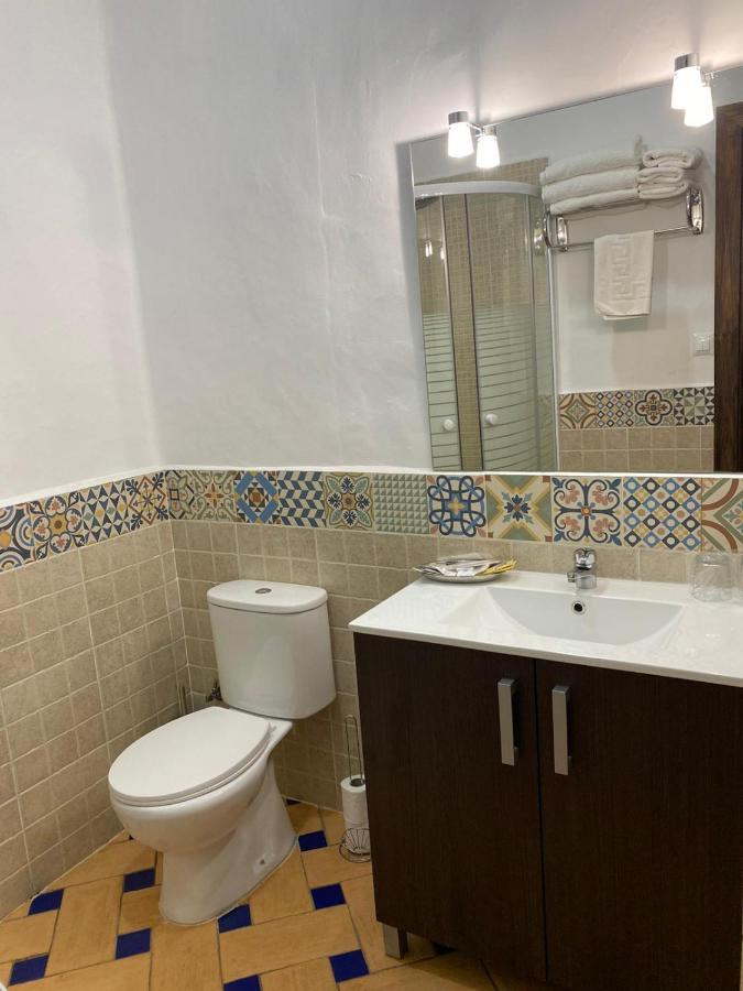 Apartamentos Turisticos - Hostal Los Alisos Aliseda Екстериор снимка