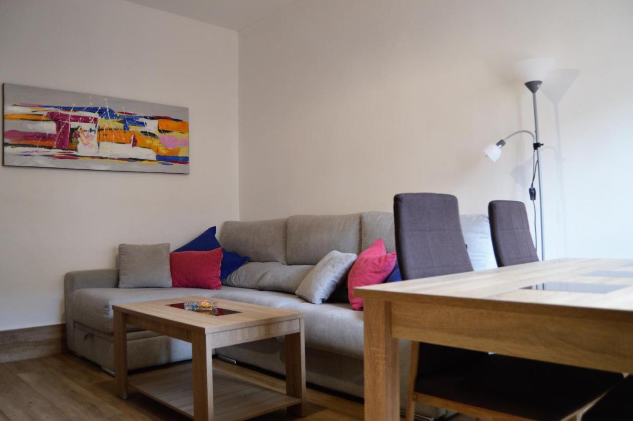 Apartamentos Turisticos - Hostal Los Alisos Aliseda Екстериор снимка