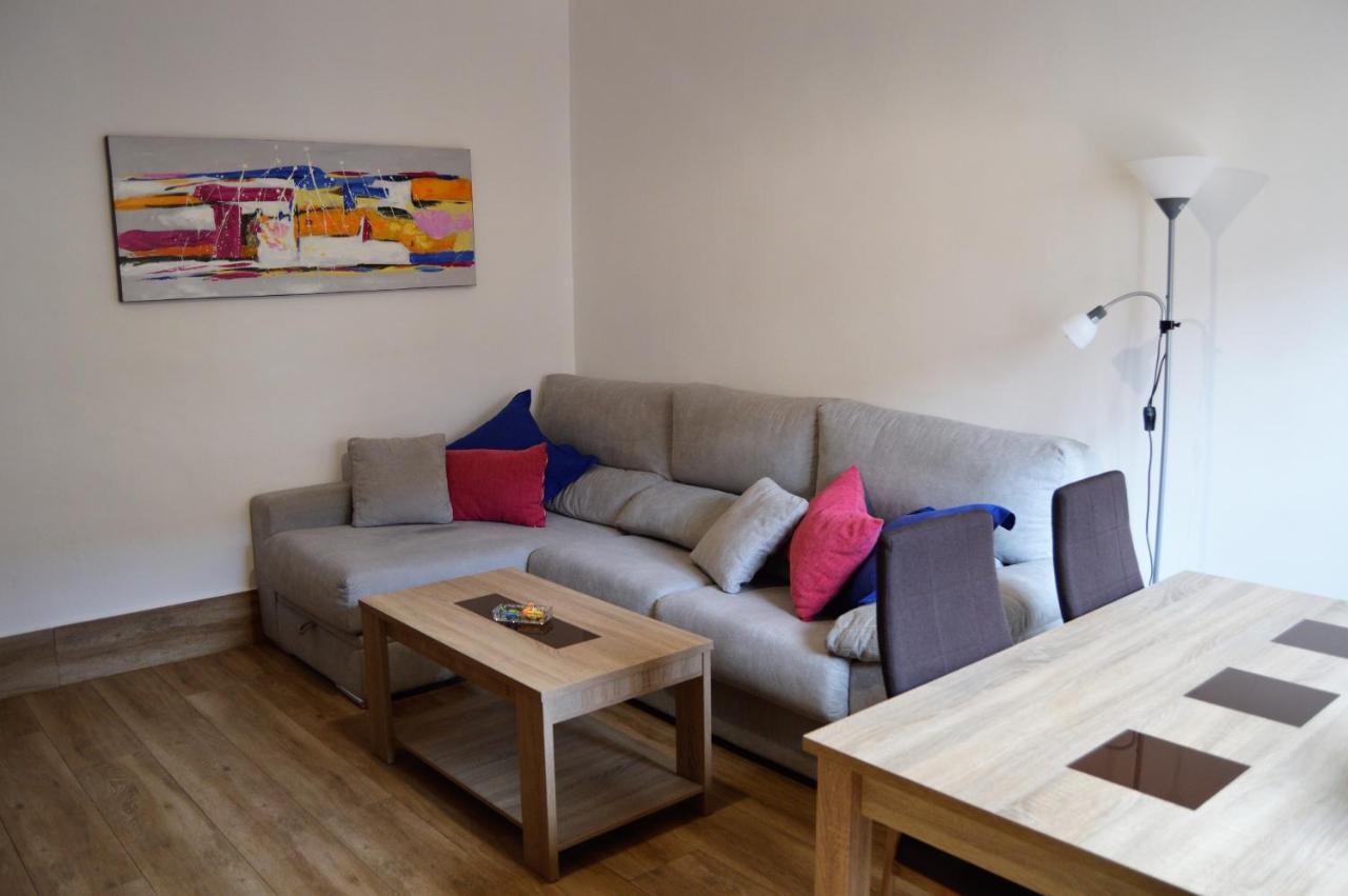 Apartamentos Turisticos - Hostal Los Alisos Aliseda Екстериор снимка
