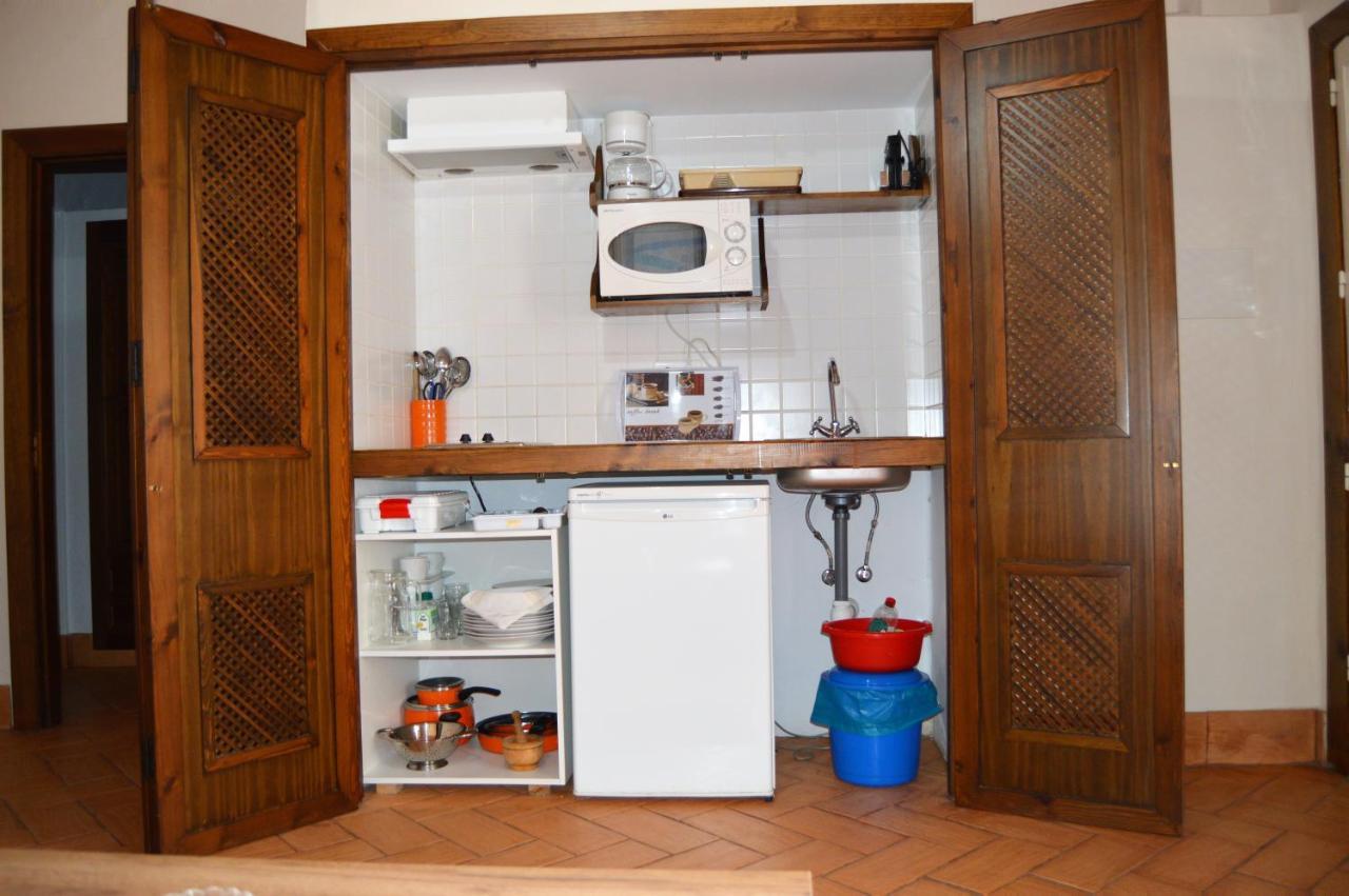 Apartamentos Turisticos - Hostal Los Alisos Aliseda Екстериор снимка
