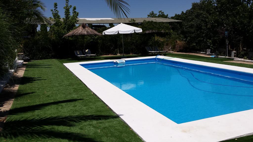 Apartamentos Turisticos - Hostal Los Alisos Aliseda Екстериор снимка