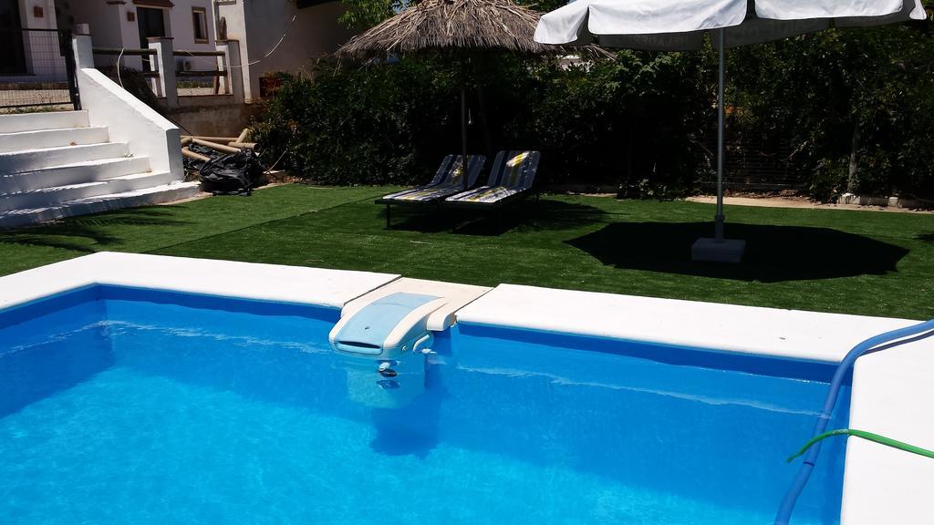 Apartamentos Turisticos - Hostal Los Alisos Aliseda Екстериор снимка