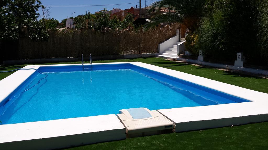 Apartamentos Turisticos - Hostal Los Alisos Aliseda Екстериор снимка